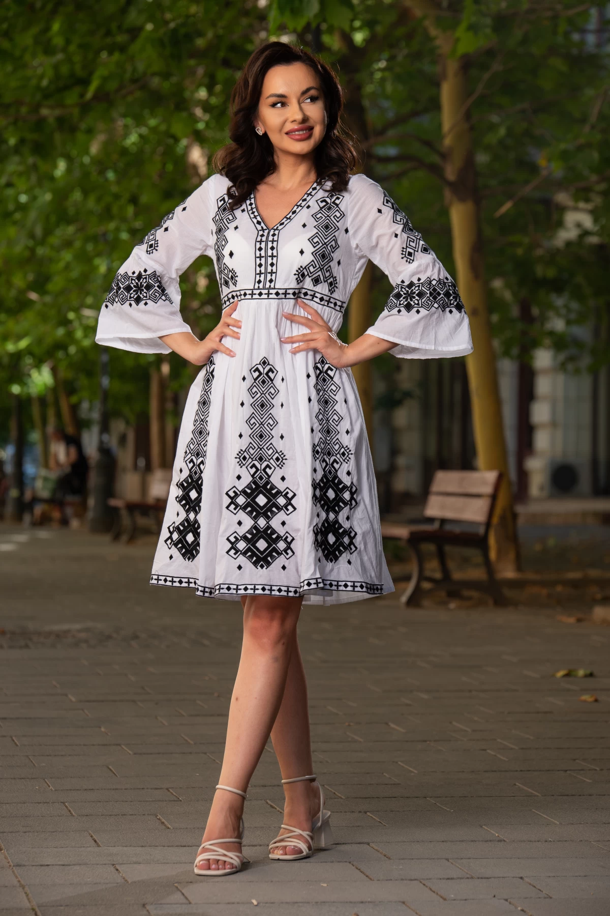 rochie traditionala romaneasca